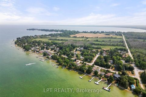 Photo 3 at 22 Blue Heron Drive, Virginia, Georgina