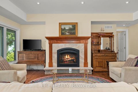 Photo 12 at 22 Blue Heron Drive, Virginia, Georgina