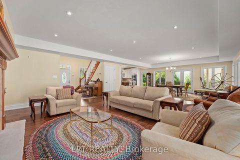 Photo 13 at 22 Blue Heron Drive, Virginia, Georgina