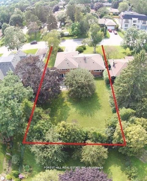 Photo 3 at 9 Vistaview Boulevard, Uplands, Vaughan