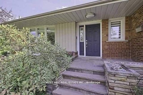 Photo 4 at 9 Vistaview Boulevard, Uplands, Vaughan