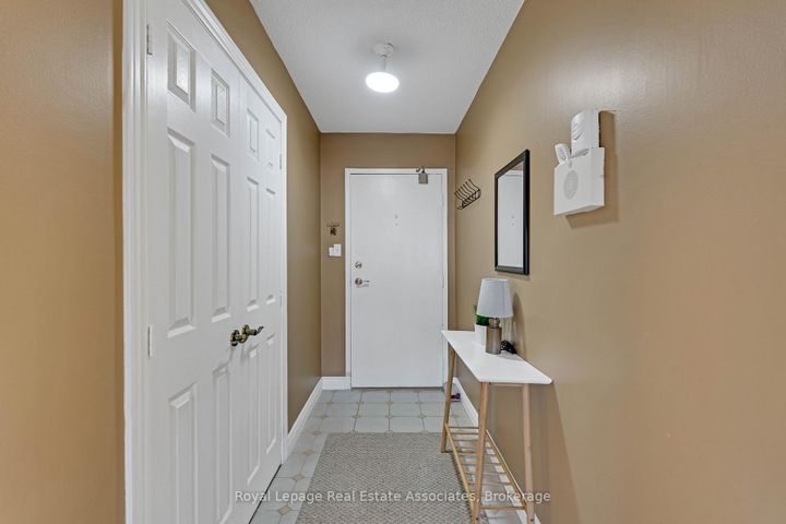 Photo 3 at 912 - 50 Elm Drive E, Mississauga Valleys, Mississauga