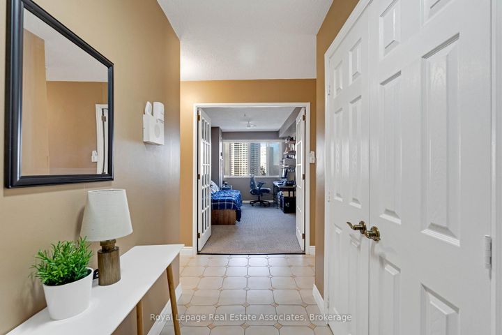 Photo 4 at 912 - 50 Elm Drive E, Mississauga Valleys, Mississauga