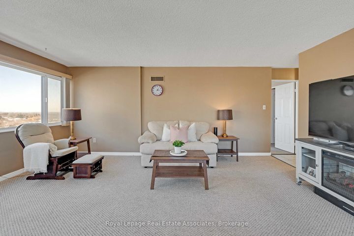 Photo 6 at 912 - 50 Elm Drive E, Mississauga Valleys, Mississauga