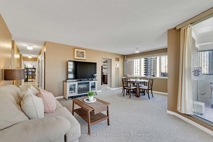 Photo 7 at 912 - 50 Elm Drive E, Mississauga Valleys, Mississauga