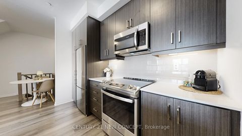 Photo 9 at TH 284 - 140 Honeycrisp Crescent, Vaughan Corporate Centre, Vaughan