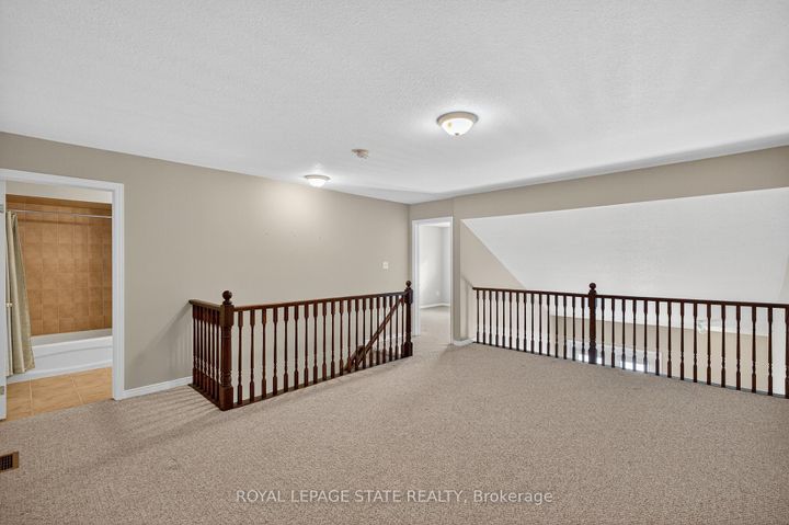 Photo 22 at 9 Manitoulin Trail, Twenty Place, Hamilton