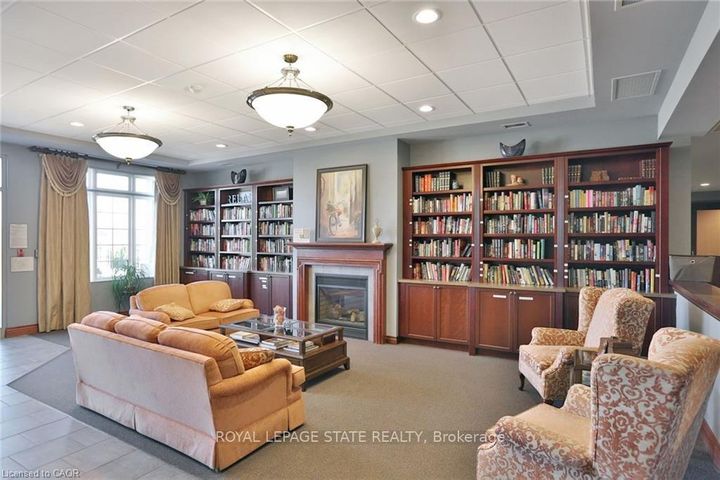 Photo 36 at 9 Manitoulin Trail, Twenty Place, Hamilton