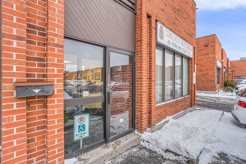 Photo 3 at 31 - 2899 Steeles Avenue W, York University Heights, Toronto