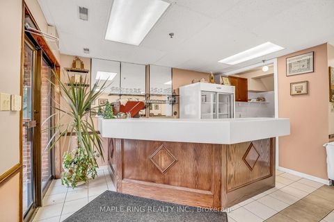Photo 4 at 31 - 2899 Steeles Avenue W, York University Heights, Toronto
