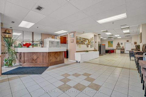 Photo 6 at 31 - 2899 Steeles Avenue W, York University Heights, Toronto