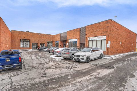 Photo 7 at 31 - 2899 Steeles Avenue W, York University Heights, Toronto