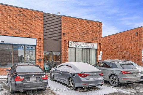 Photo 8 at 31 - 2899 Steeles Avenue W, York University Heights, Toronto