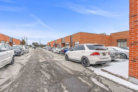 Photo 32 at 31 - 2899 Steeles Avenue W, York University Heights, Toronto