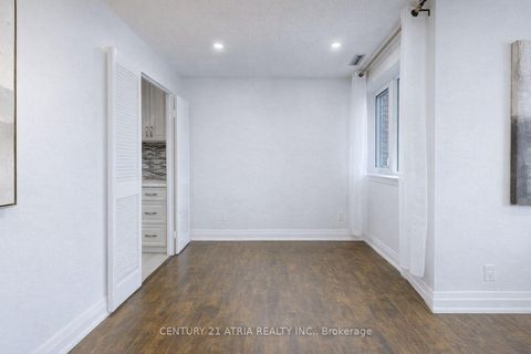 Photo 5 at 340 - 4005 Don Mills Road, Hillcrest Village, Toronto