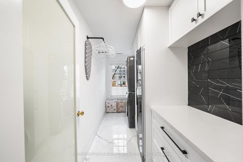 Photo 9 at 121 Davenport Road, Annex, Toronto