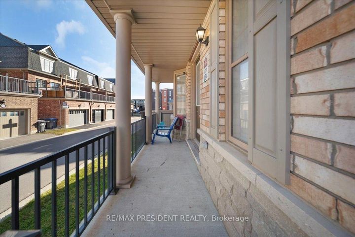 Photo 3 at 3 DALE MEADOWS Road, Bram West, Brampton