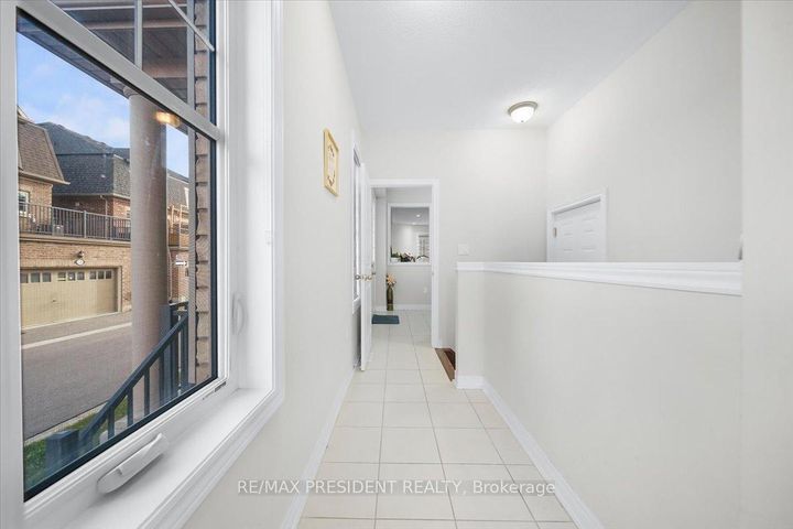 Photo 6 at 3 DALE MEADOWS Road, Bram West, Brampton