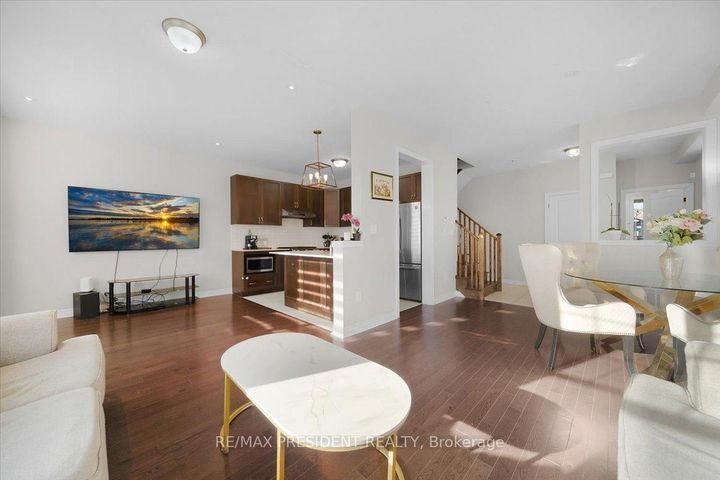 Photo 11 at 3 DALE MEADOWS Road, Bram West, Brampton