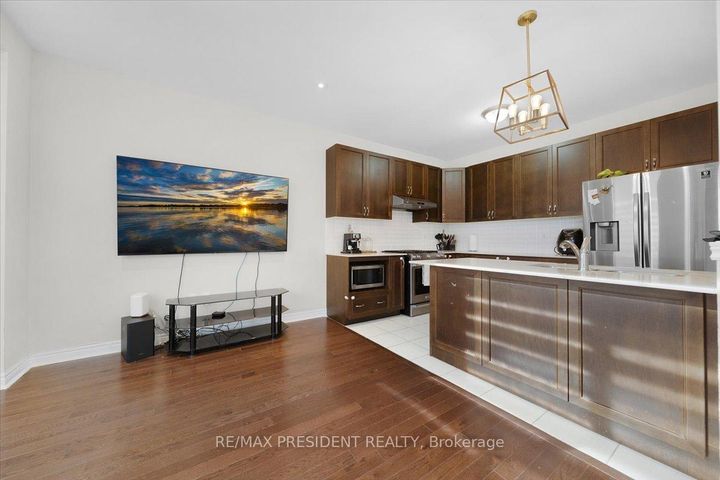 Photo 12 at 3 DALE MEADOWS Road, Bram West, Brampton