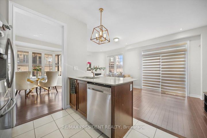 Photo 14 at 3 DALE MEADOWS Road, Bram West, Brampton