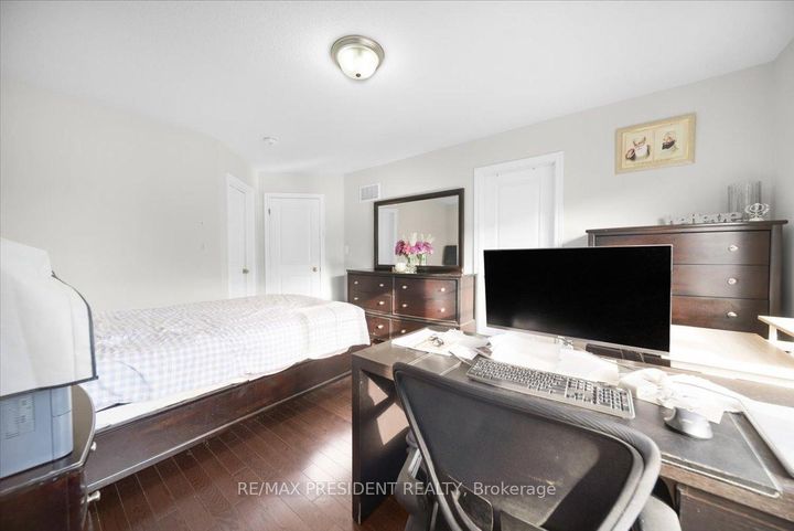 Photo 20 at 3 DALE MEADOWS Road, Bram West, Brampton