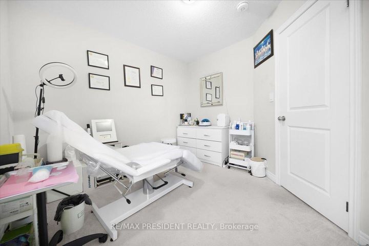 Photo 24 at 3 DALE MEADOWS Road, Bram West, Brampton