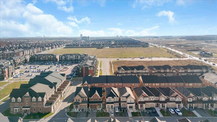 Photo 35 at 3 DALE MEADOWS Road, Bram West, Brampton