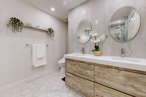 Photo 11 at 32 Whitfield Court, Aurora Highlands, Aurora