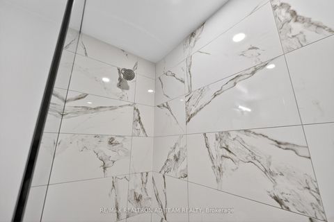 Photo 32 at 717 - 10 Honeycrisp Crescent, Vaughan Corporate Centre, Vaughan