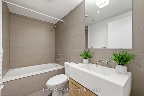 Photo 22 at 213 - 560 King Street W, Waterfront Communities C1, Toronto