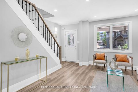 Photo 6 at 8 Fairglen Crescent, Pelmo Park W4, Toronto