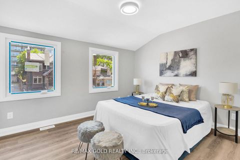 Photo 19 at 8 Fairglen Crescent, Pelmo Park W4, Toronto