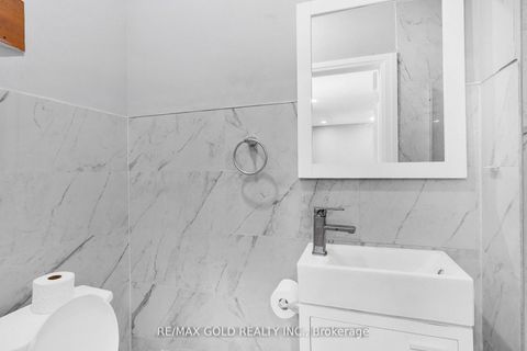 Photo 39 at 8 Fairglen Crescent, Pelmo Park W4, Toronto