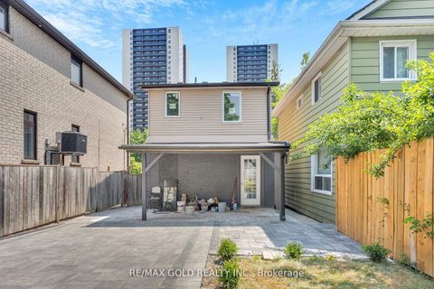 Photo 42 at 8 Fairglen Crescent, Pelmo Park W4, Toronto