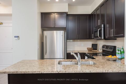 Photo 6 at 614 - 9255 Jane Street, Maple, Vaughan