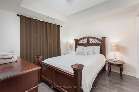 Photo 13 at 614 - 9255 Jane Street, Maple, Vaughan