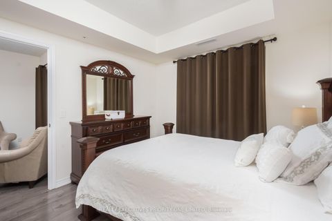 Photo 14 at 614 - 9255 Jane Street, Maple, Vaughan