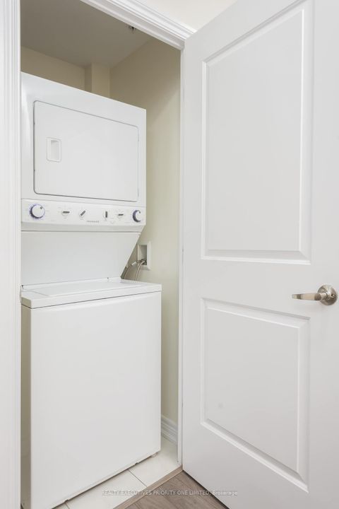 Photo 17 at 614 - 9255 Jane Street, Maple, Vaughan