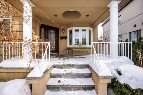 Photo 1 at 11 Thamesford Court, Clanton Park, Toronto