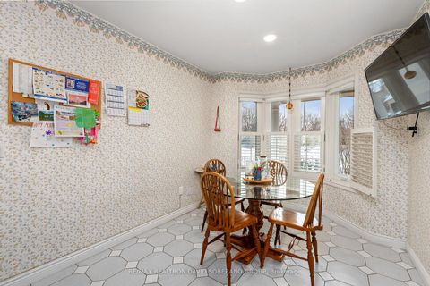 Photo 13 at 11 Thamesford Court, Clanton Park, Toronto