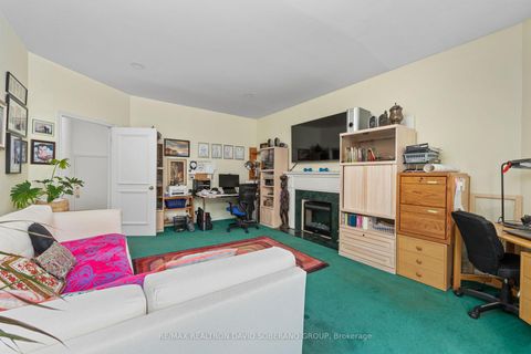 Photo 14 at 11 Thamesford Court, Clanton Park, Toronto