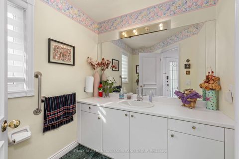 Photo 16 at 11 Thamesford Court, Clanton Park, Toronto