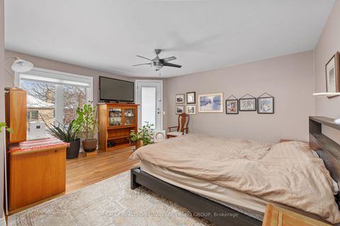 Photo 20 at 11 Thamesford Court, Clanton Park, Toronto