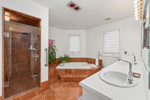 Photo 21 at 11 Thamesford Court, Clanton Park, Toronto