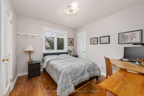 Photo 22 at 11 Thamesford Court, Clanton Park, Toronto