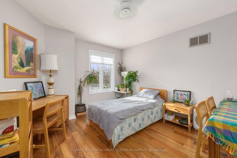 Photo 24 at 11 Thamesford Court, Clanton Park, Toronto