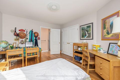 Photo 25 at 11 Thamesford Court, Clanton Park, Toronto