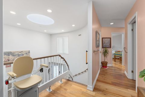 Photo 27 at 11 Thamesford Court, Clanton Park, Toronto