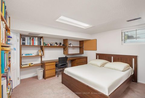 Photo 28 at 11 Thamesford Court, Clanton Park, Toronto